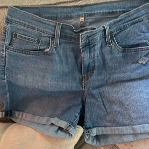 Ladies Levi’s shorts. Size 31
